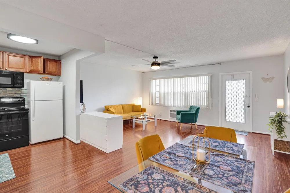 566 FANSHAW Boca Raton, FL 33434