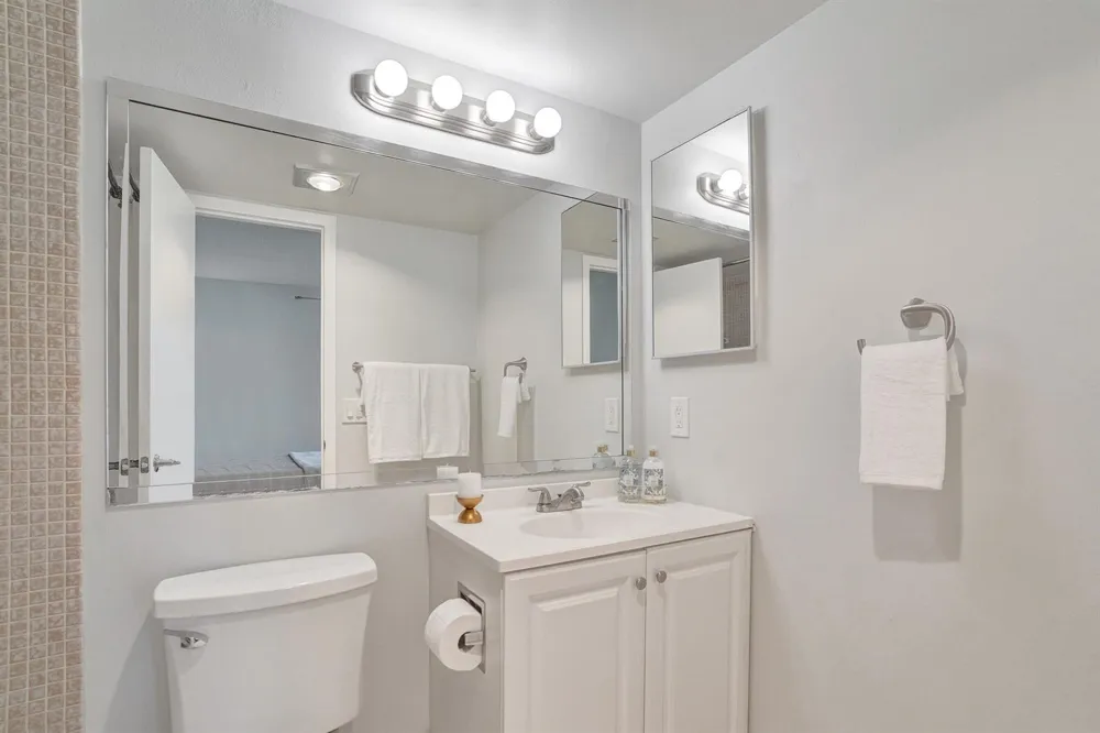 566 FANSHAW Boca Raton, FL 33434
