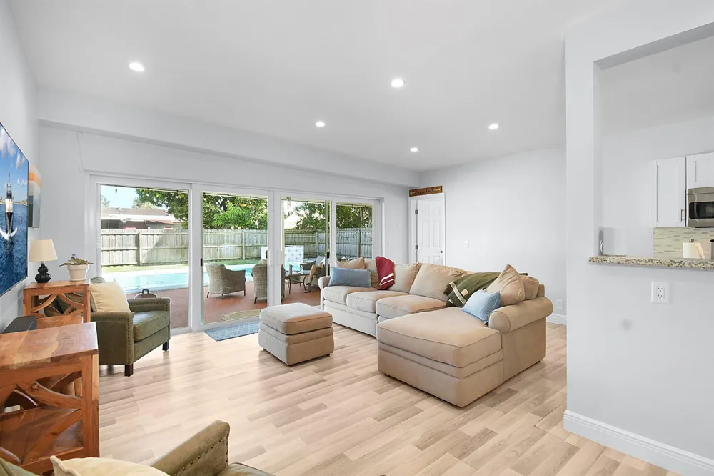 640 W ILEX DRIVE Lake Park, FL 33403