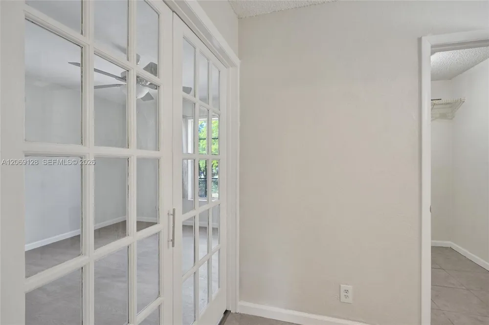 4220 NW 21st St #206 Lauderhill, FL 33313