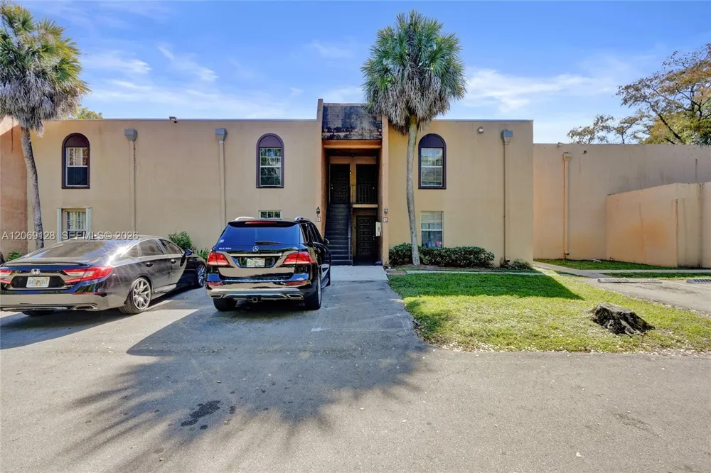 4220 NW 21st St #206 Lauderhill, FL 33313