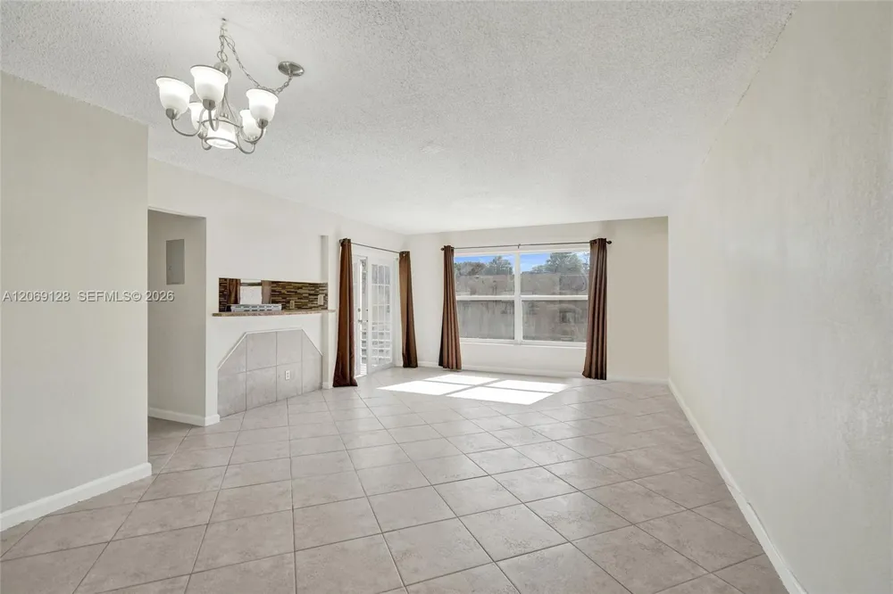 4220 NW 21st St #206 Lauderhill, FL 33313