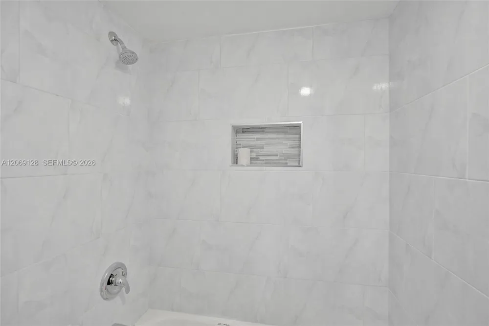 4220 NW 21st St #206 Lauderhill, FL 33313