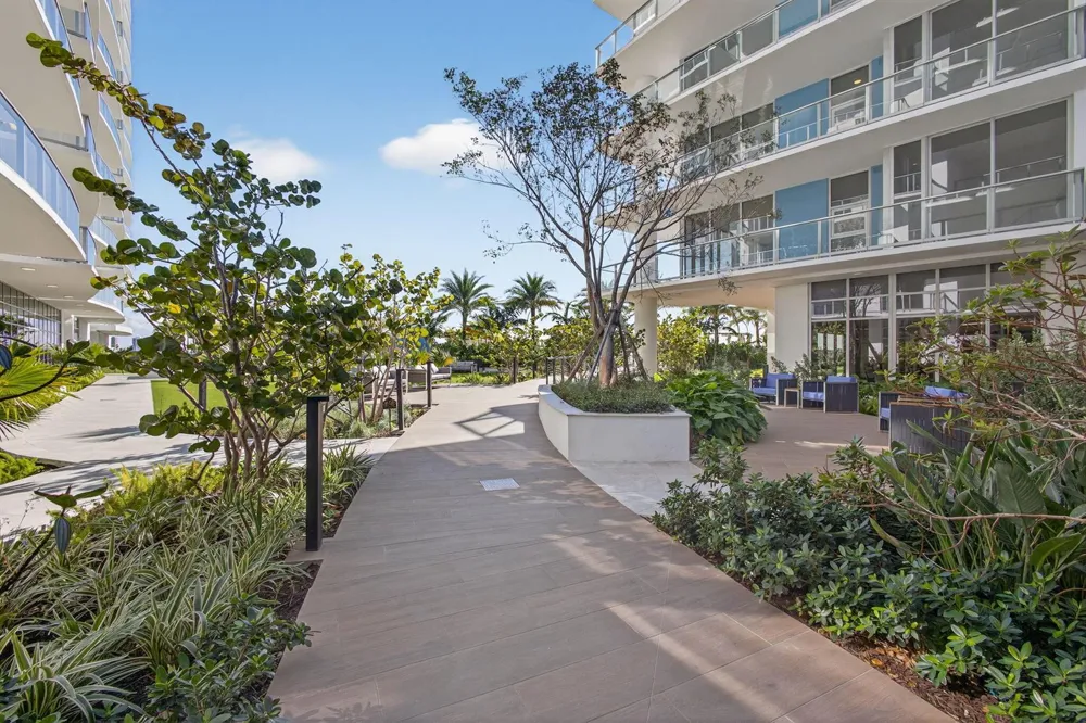 220 Lake Shore Drive #1702 Lake Park, FL 33403