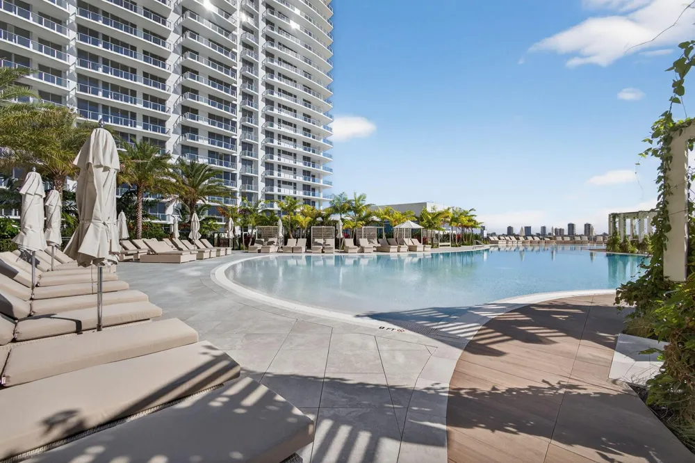 220 Lake Shore Drive #1702 Lake Park, FL 33403
