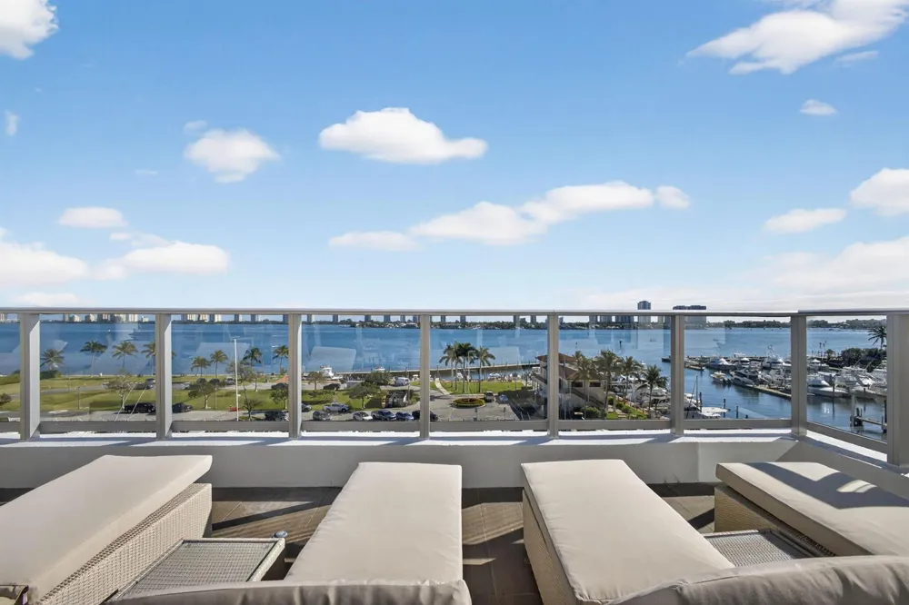 220 Lake Shore Drive #1702 Lake Park, FL 33403