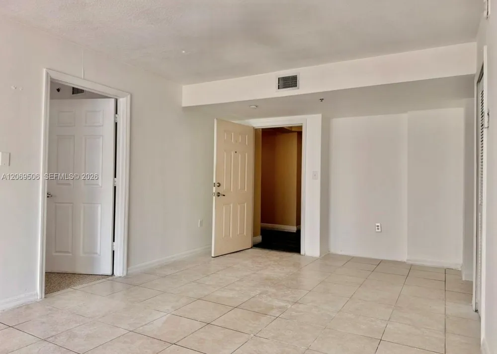 2415 NW 16th St Rd #207-1 Miami, FL 33125