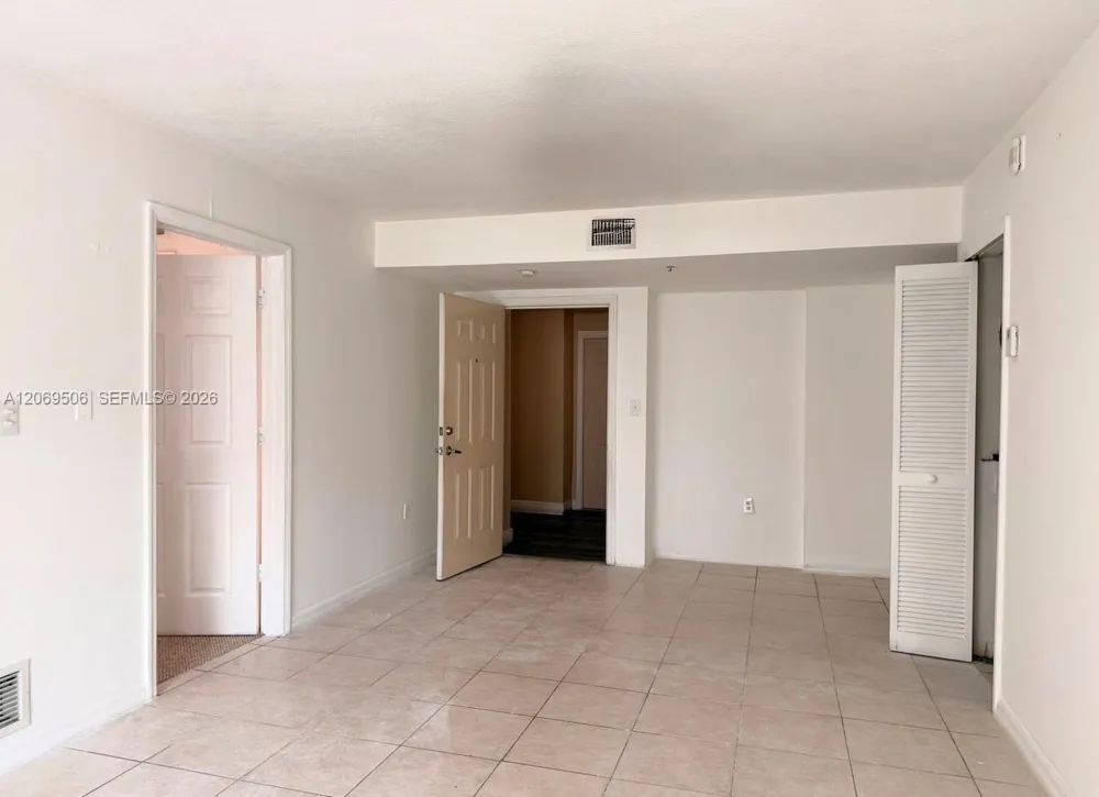 2415 NW 16th St Rd #207-1 Miami, FL 33125