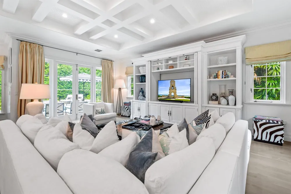 437 Chilean Avenue Palm Beach, FL 33480