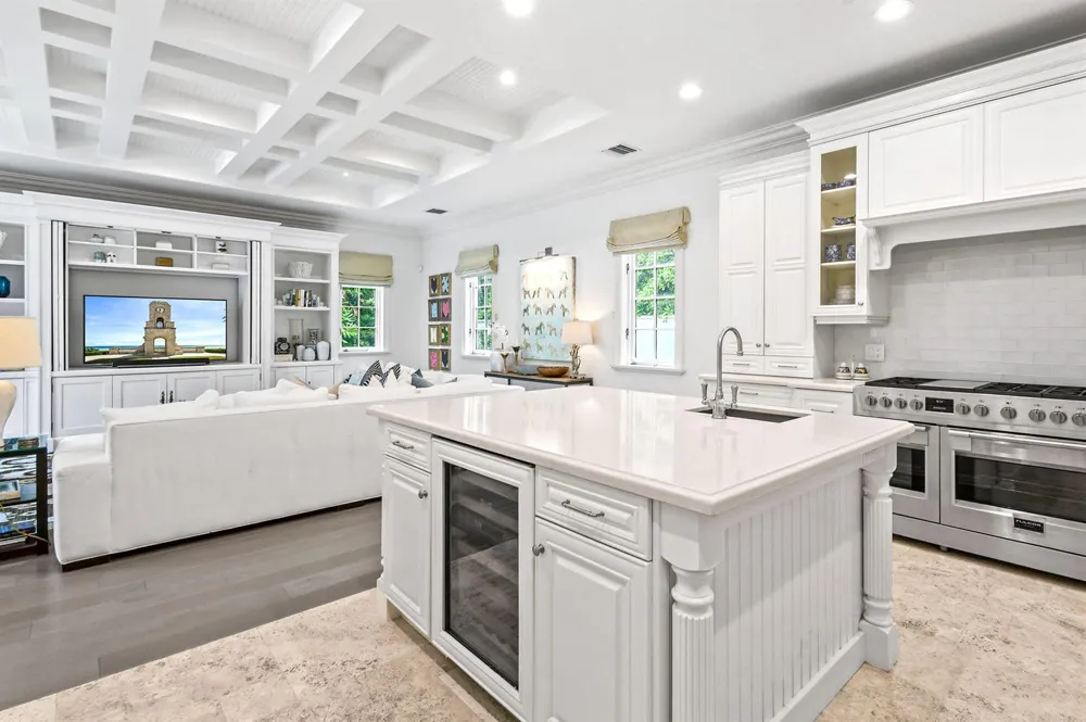 437 Chilean Avenue Palm Beach, FL 33480