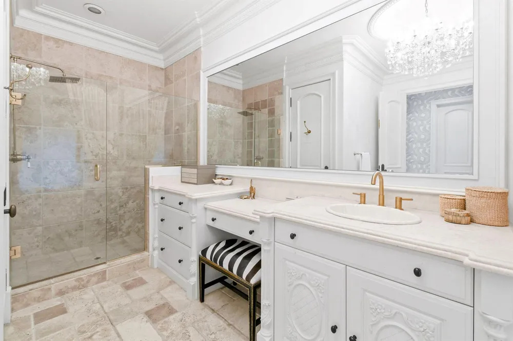 437 Chilean Avenue Palm Beach, FL 33480