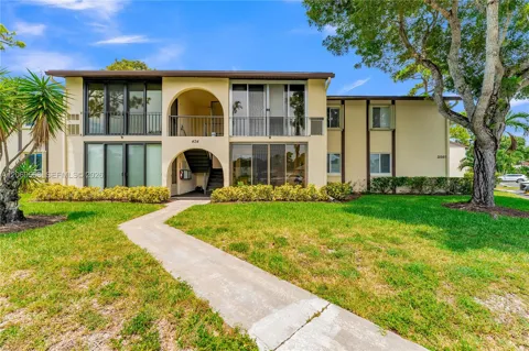 3561 Pine Tree Ct #D-1
