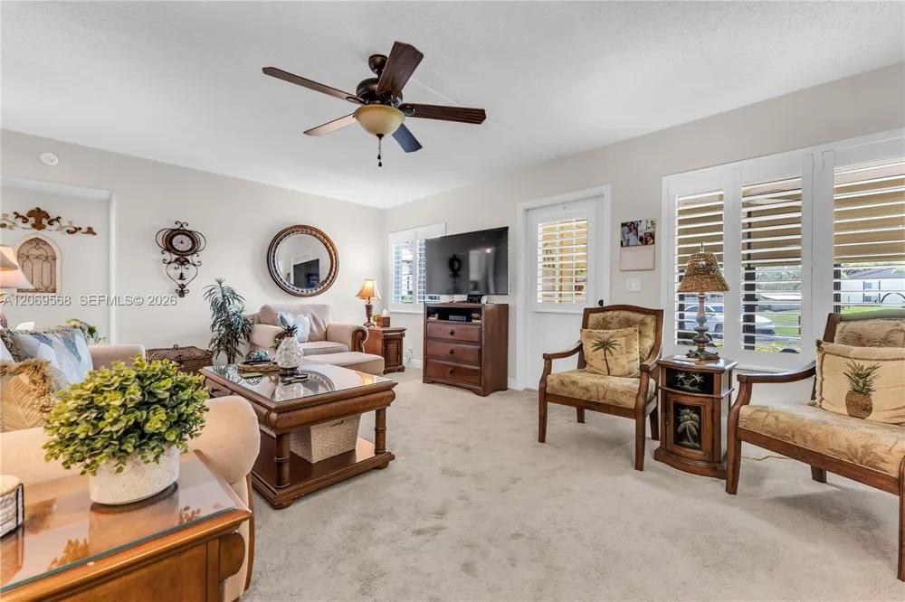 3561 Pine Tree Ct #D-1 Green Acres, FL 33463