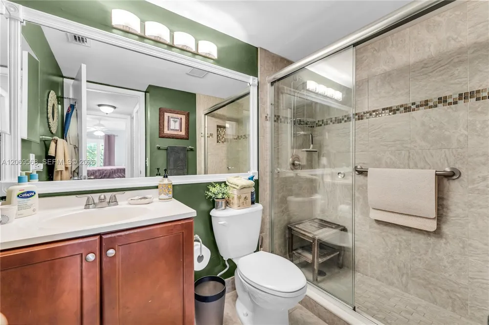3561 Pine Tree Ct #D-1 Green Acres, FL 33463