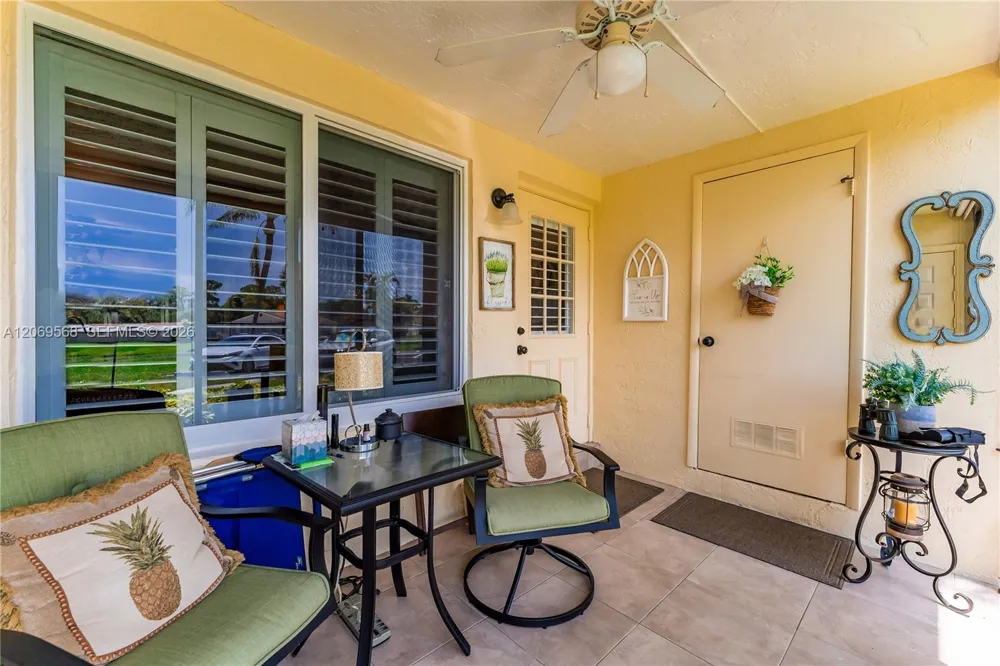 3561 Pine Tree Ct #D-1 Green Acres, FL 33463