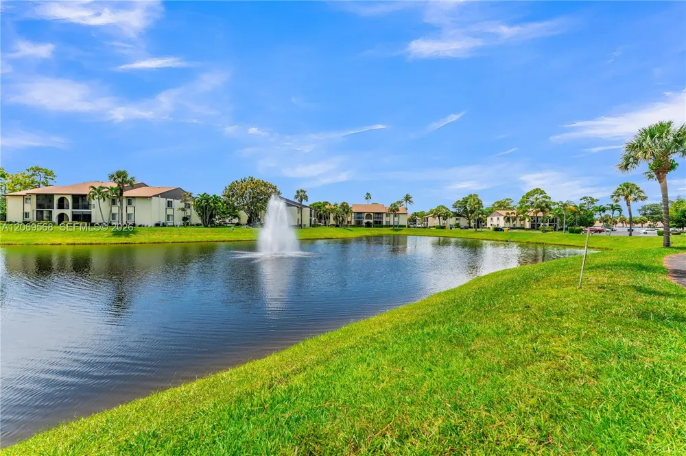 3561 Pine Tree Ct #D-1 Green Acres, FL 33463
