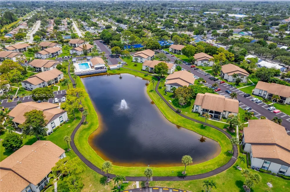 3561 Pine Tree Ct #D-1 Green Acres, FL 33463