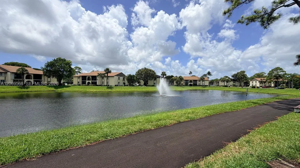 3561 Pine Tree Ct #D-1 Green Acres, FL 33463