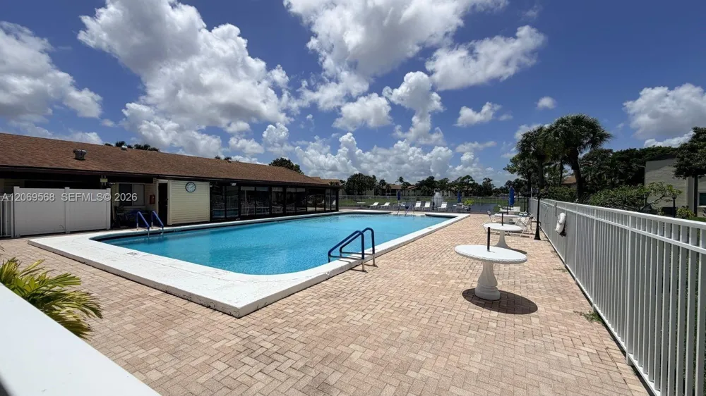3561 Pine Tree Ct #D-1 Green Acres, FL 33463