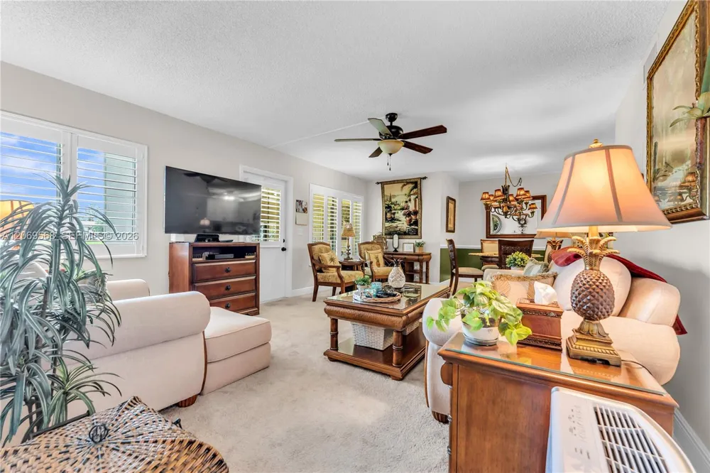 3561 Pine Tree Ct #D-1 Green Acres, FL 33463