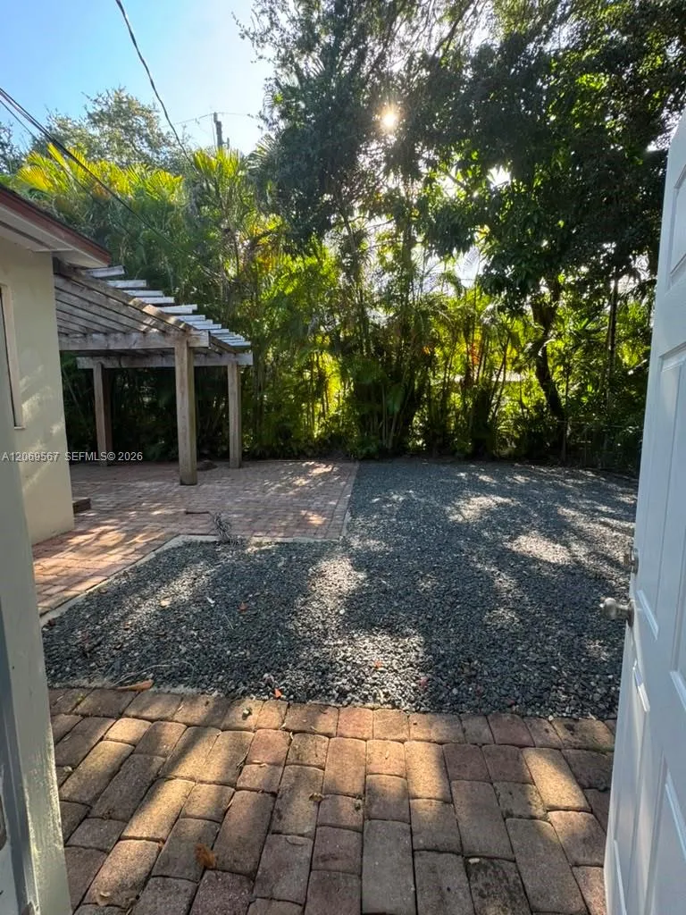 828 Lorca St Coral Gables, FL 33134