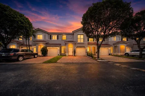 5733 NW 112th Place