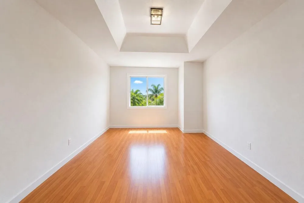 5733 NW 112th Place Doral, FL 33178