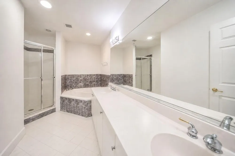 5733 NW 112th Place Doral, FL 33178