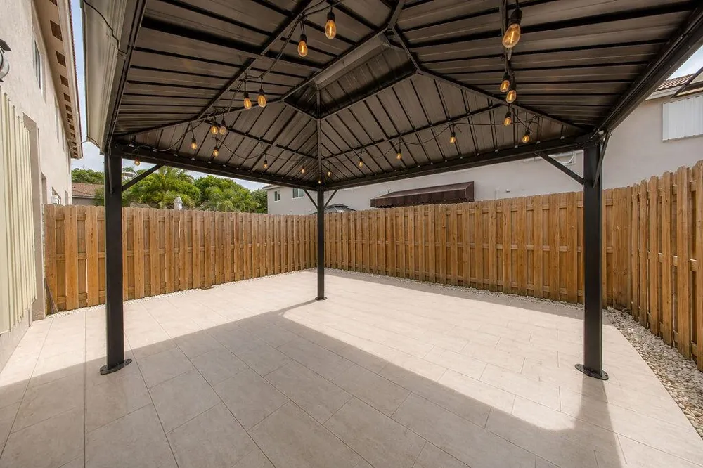 5733 NW 112th Place Doral, FL 33178