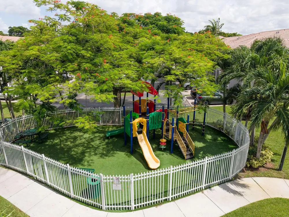 5733 NW 112th Place Doral, FL 33178