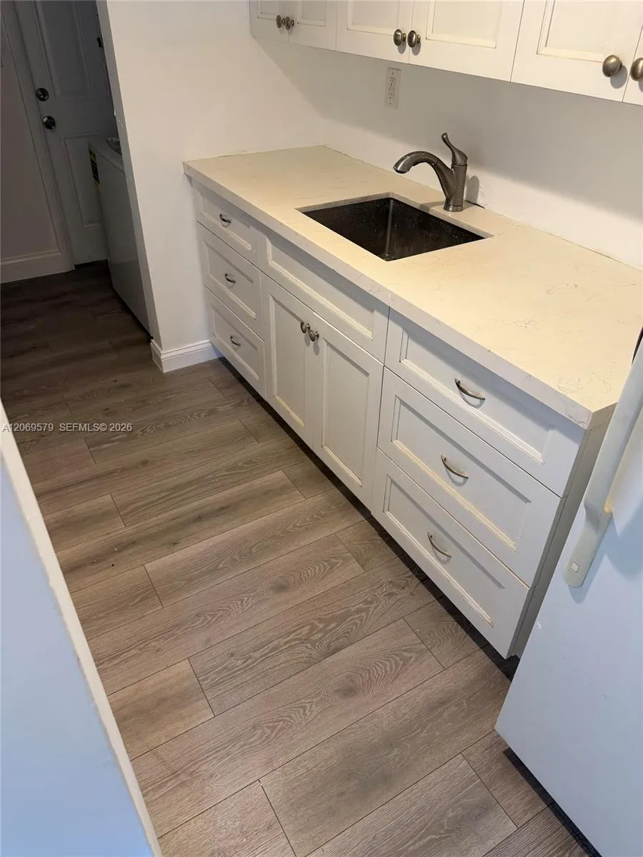 10110 SW 22nd Ter Miami, FL 33165