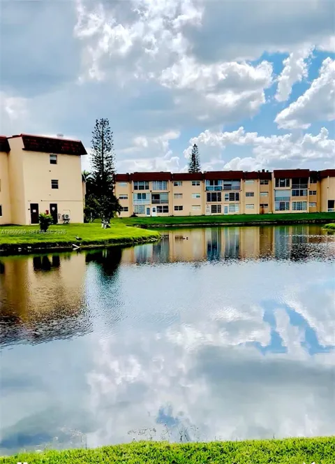 8881 Sunrise Lakes Blvd #108