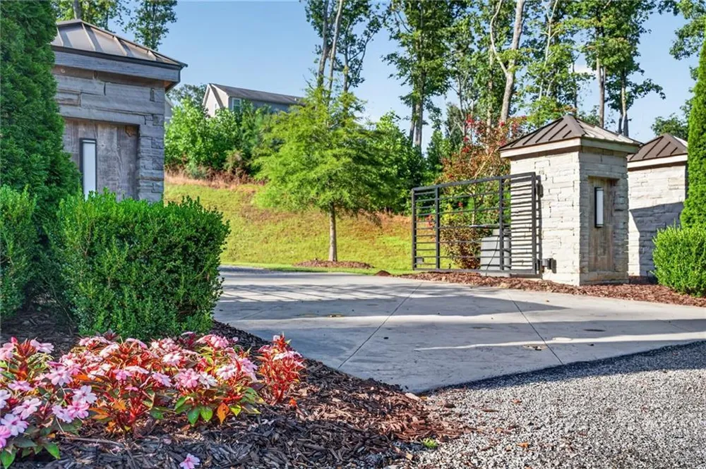 292 Highgrove Drive Talking Rock, GA 30175
