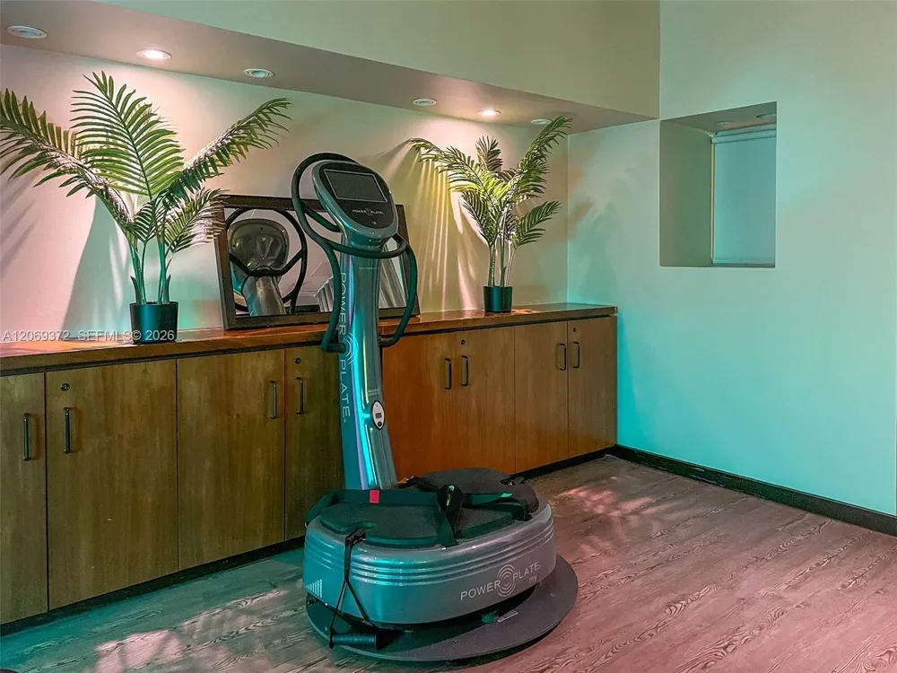 6799 Collins Ave #804 Miami Beach, FL 33141