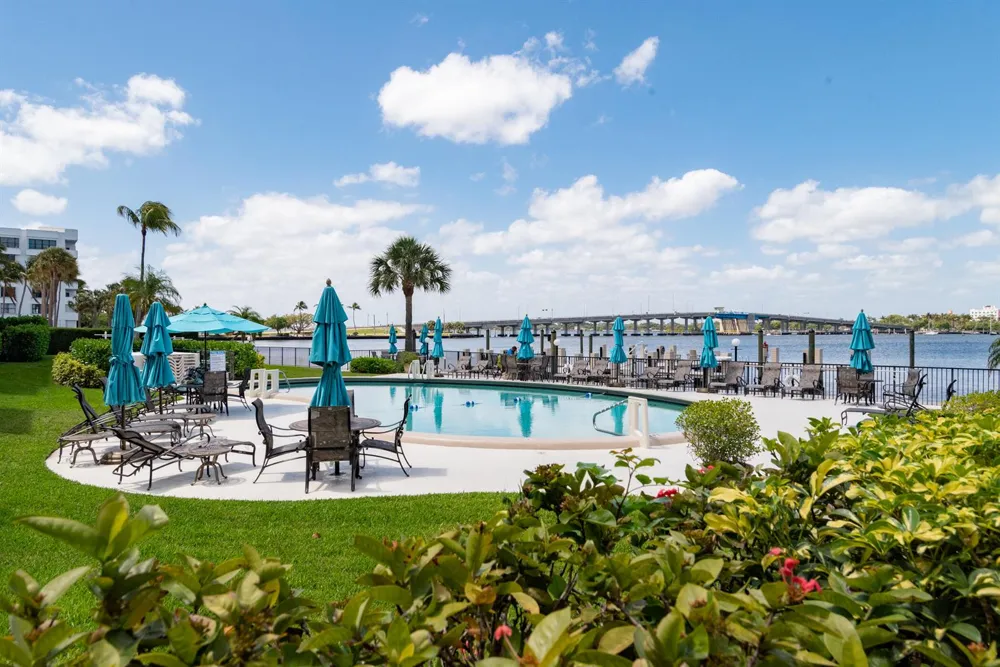 2840 S Ocean Boulevard #Unit 517 Palm Beach, FL 33480