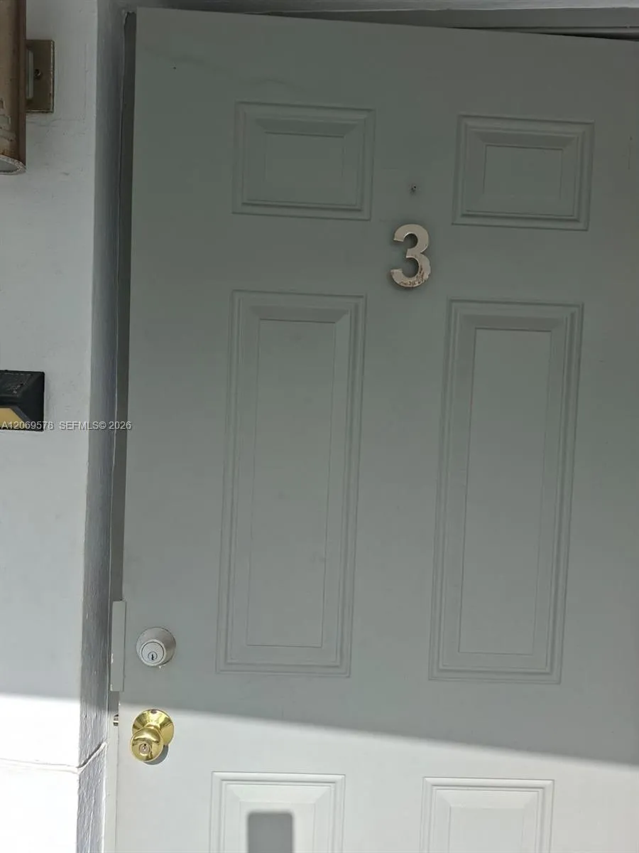 2225 Van Buren St #3 Hollywood, FL 33020