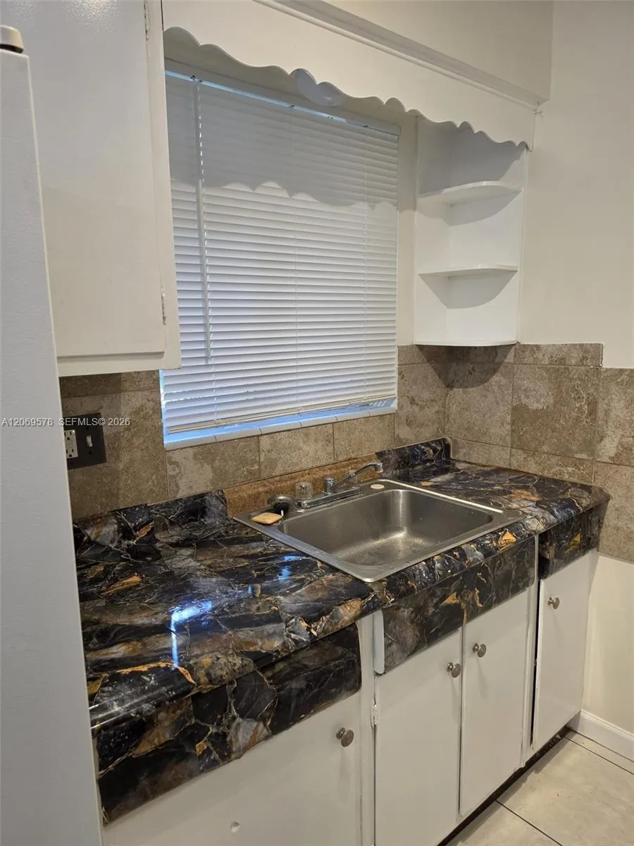 2225 Van Buren St #3 Hollywood, FL 33020