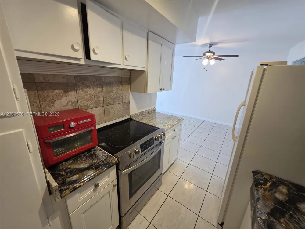 2225 Van Buren St #3 Hollywood, FL 33020