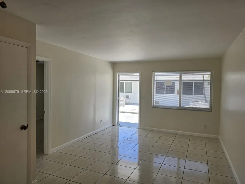 2225 Van Buren St #3 Hollywood, FL 33020