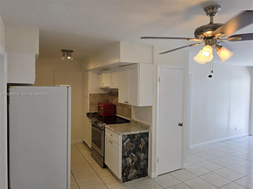 2225 Van Buren St #3 Hollywood, FL 33020