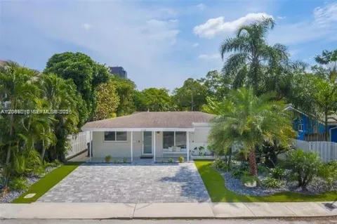 638 SW 5th Ave