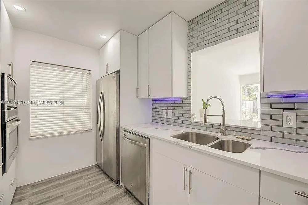 638 SW 5th Ave Fort Lauderdale, FL 33315