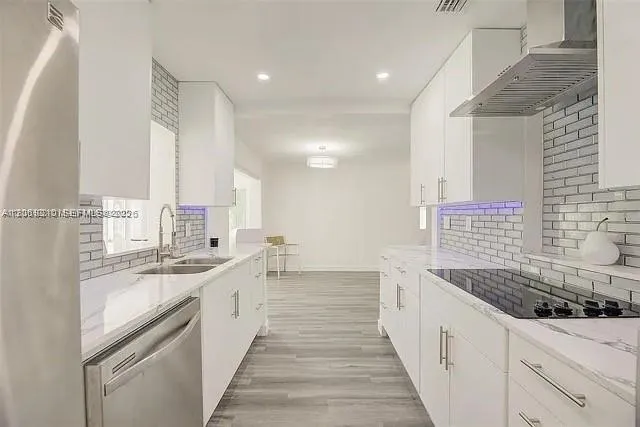 638 SW 5th Ave Fort Lauderdale, FL 33315