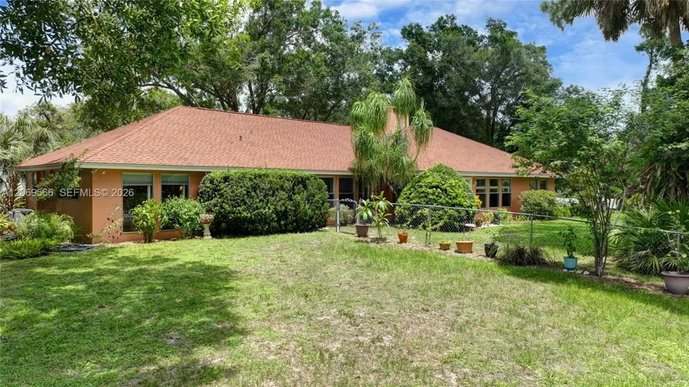 318 Fifth Ave Lehigh Acres, FL 33936
