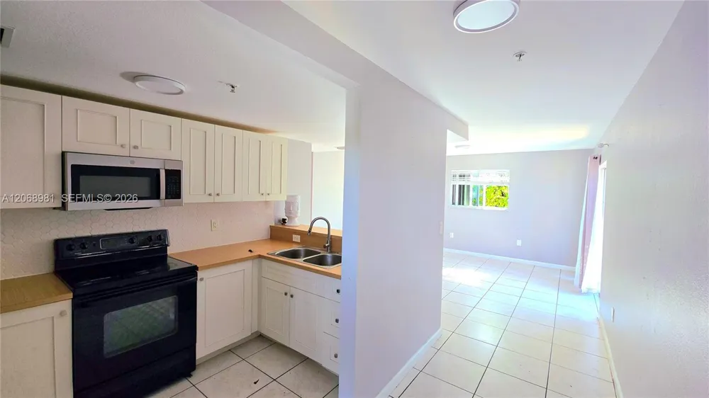 328 NW 12th Ave #12 Miami, FL 33128