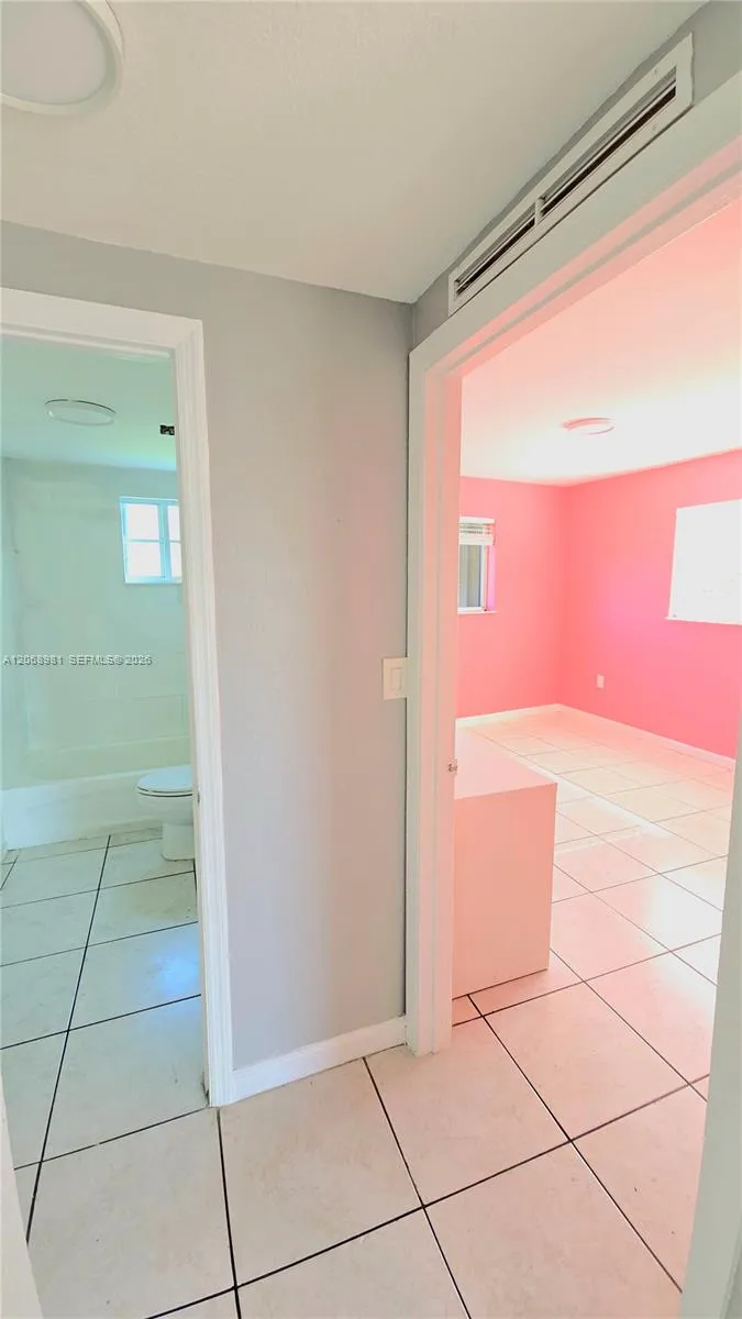328 NW 12th Ave #12 Miami, FL 33128