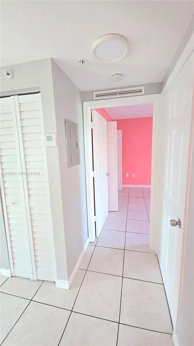 328 NW 12th Ave #12 Miami, FL 33128