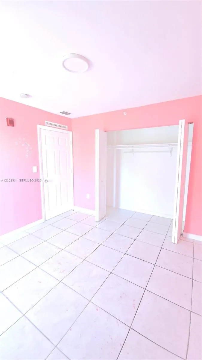 328 NW 12th Ave #12 Miami, FL 33128