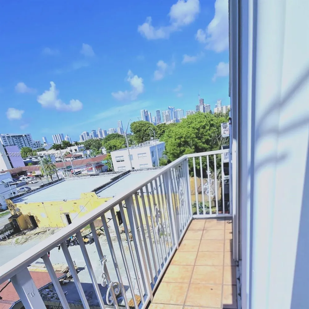 328 NW 12th Ave #12 Miami, FL 33128