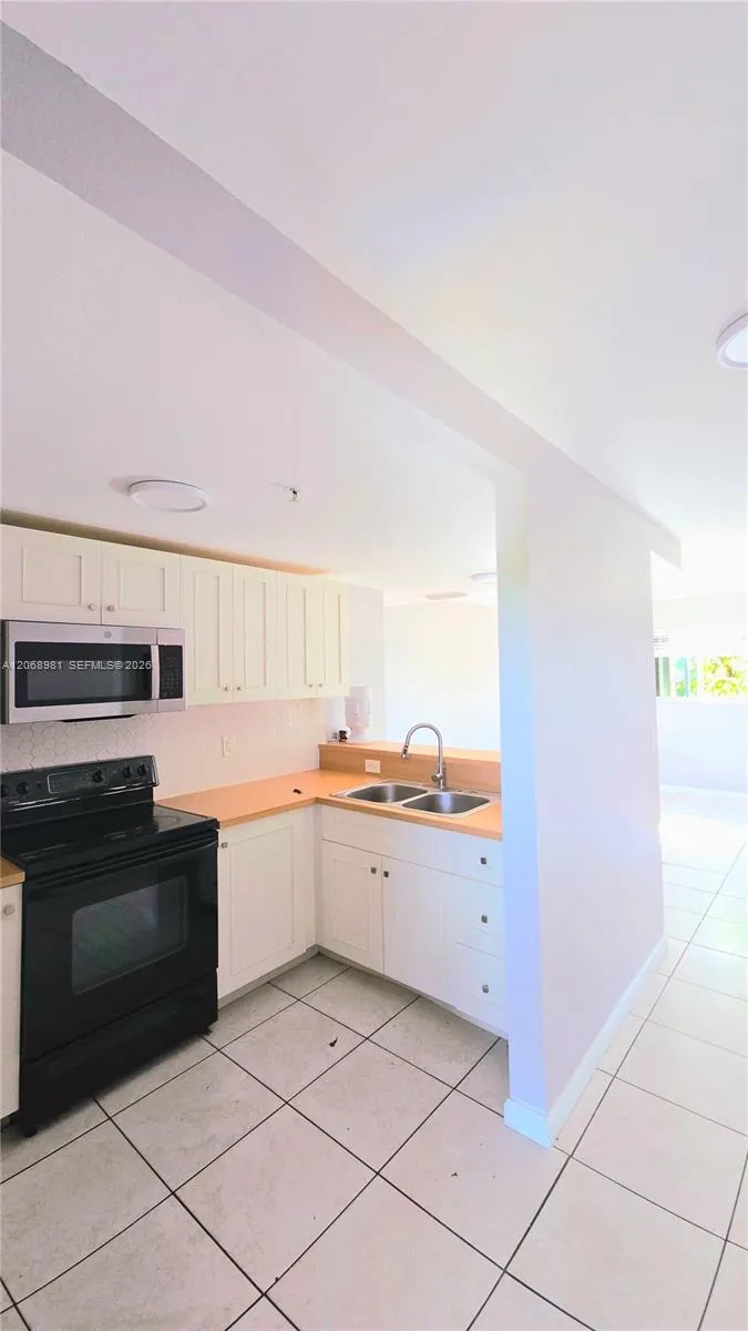 328 NW 12th Ave #12 Miami, FL 33128